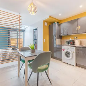 Cosy Lounge A 10 Min De L'aeroport Cdg En France Appartement