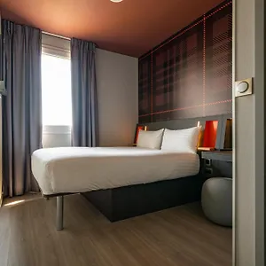 Easyhotel Paris Charles De Gaulle Villepinte Hotel
